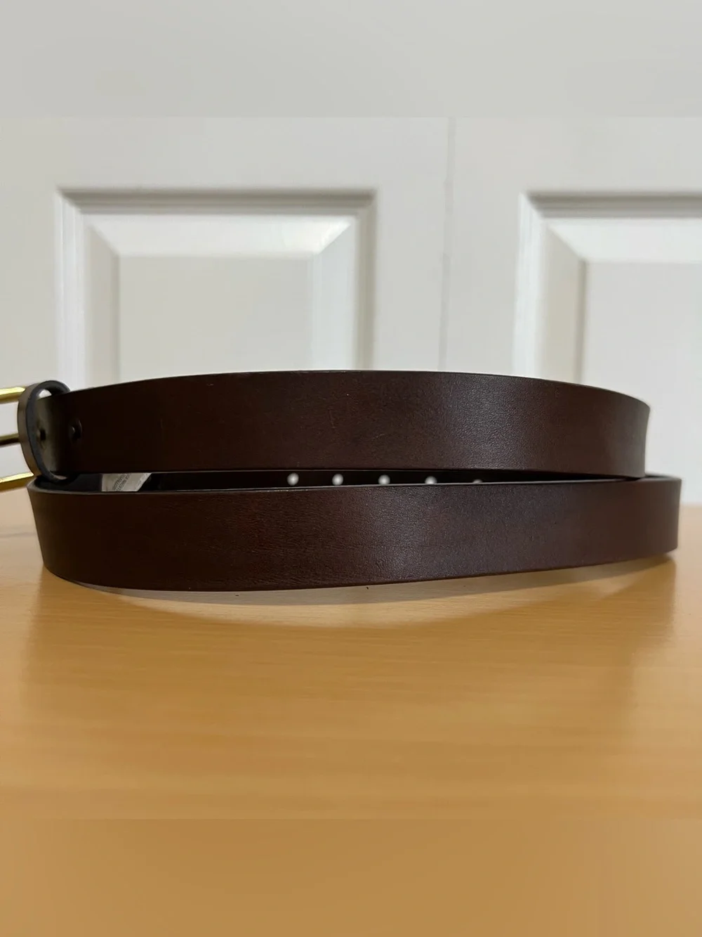 Levi’s Dark Brown Full Grain Leather Belt Brass Buckle Embossed Logo Sz 44 Italy